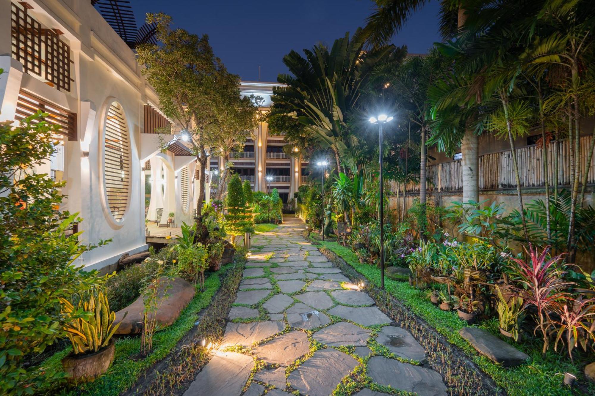 The Night Hotel Сием Реап Екстериор снимка